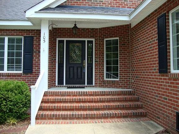 2nd image of 105 Chimney Hill Ct
