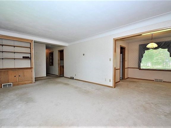 3rd image of 6690 Solon Blvd