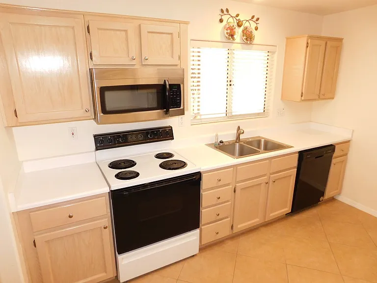 2517 Banora Point Dr — Photo 8