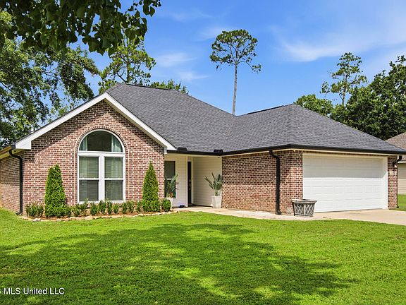 2nd image of 309 Woodcrest Dr