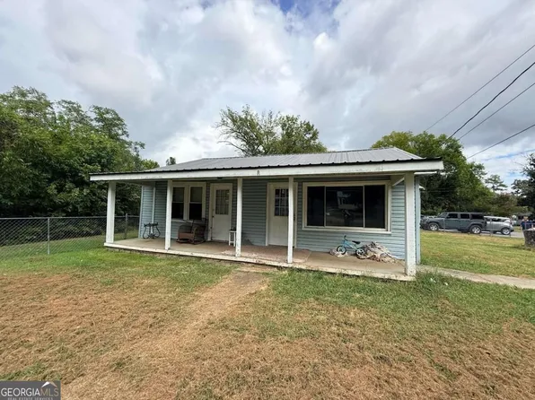 645 James St, Rossville, GA 30741