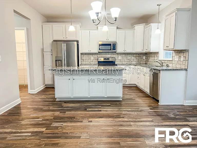491 Fallingbrook Dr — Photo 19