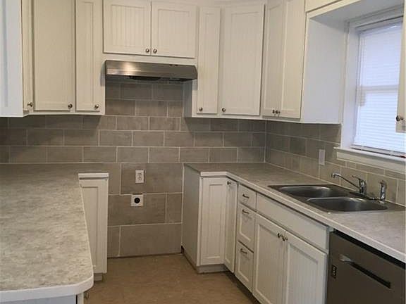 5th image of 3621 Brambleton Pl