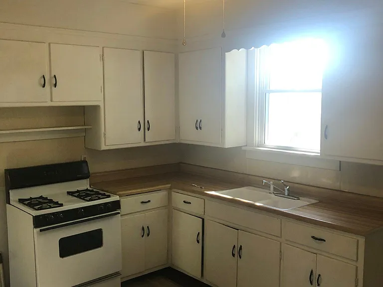 1309 W D St #A — Photo 7