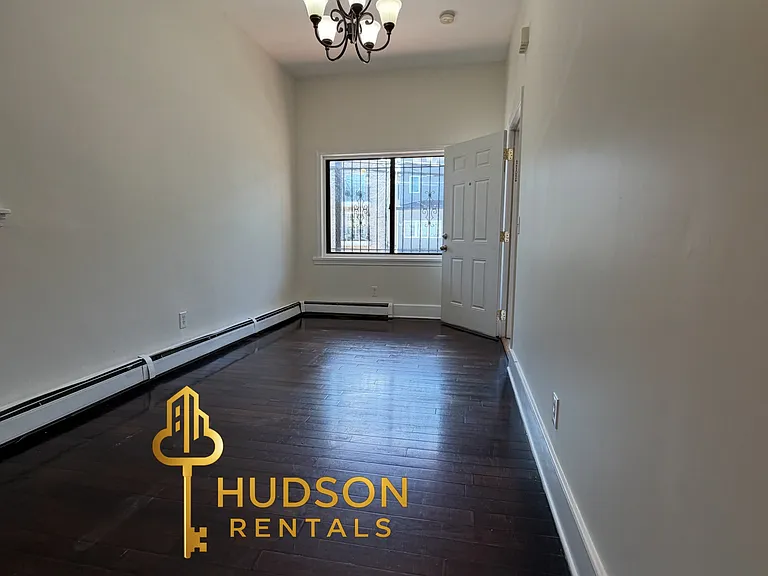 42 Jewett Ave #1 — Photo 5