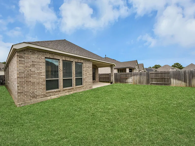 11210 Burgus Farm Rd — Photo 35