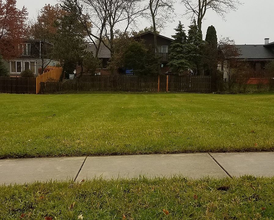 1st image of 9012 Deerwood Ct