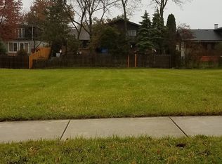 9012 Deerwood Ct, Palos Hills, IL 60465