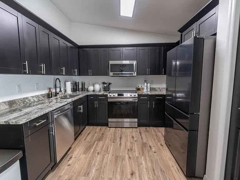 1641 SW 31st Ave — Photo 12
