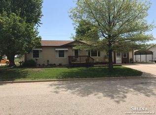 807 Elizabeth St, Ellsworth, KS 67439