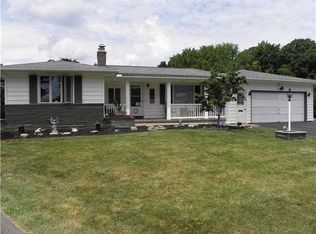 69 Alhambra Dr, Rochester, NY 14622