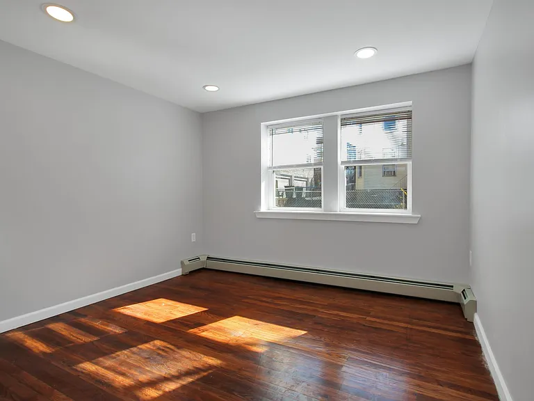 1911 Summit Ave #2 — Photo 11
