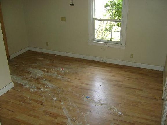 4th image of 2405 Berwyck Ave