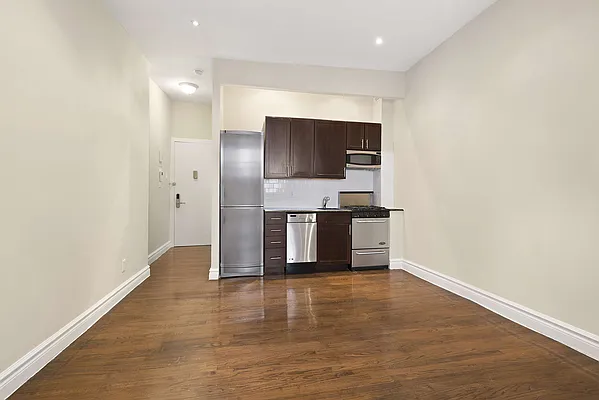 Rented by Cooper & Cooper Real Estate | media 14