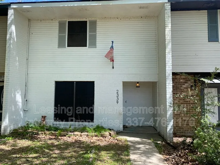 2339 Robley Dr — Photo 1