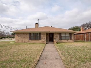 901 Apple Tree Ct, Irving, TX 75061