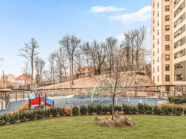 2 Fordham Hill Oval image 24 of 33