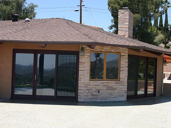 2nd image of 2565 Royal Crest Dr