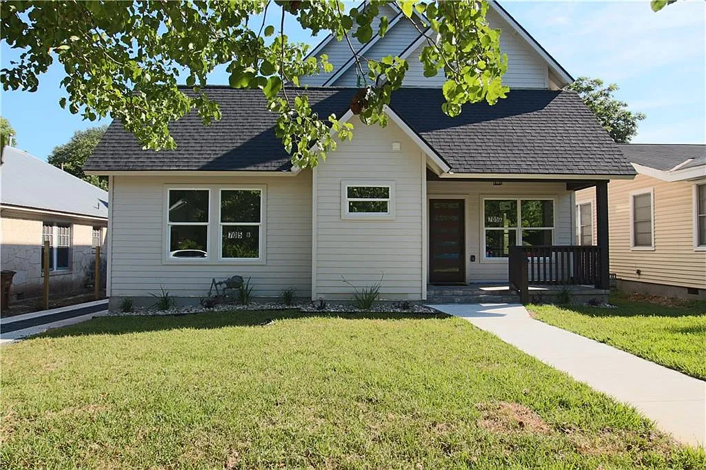 8 bed, 7.5 bath, 5400 sqft, $14,800 — Photo 3
