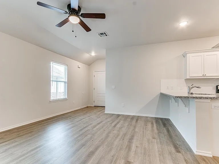 3705 N Divis Ave — Photo 46