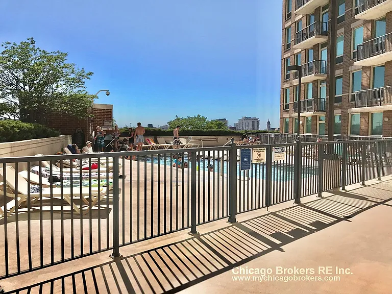 600 N Kingsbury St #1512 — Photo 24