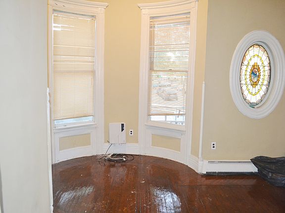 5th image of 486 Bramhall Ave APT 1B