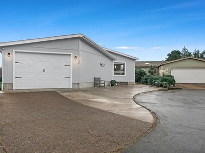 136 NE 33rd St, Newport, OR, 97365