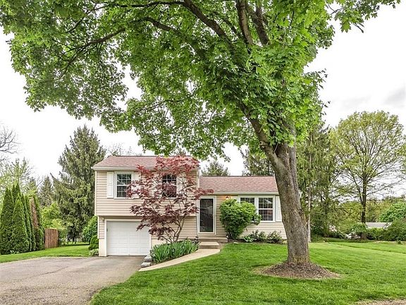 2nd image of 204 Cameron Dr