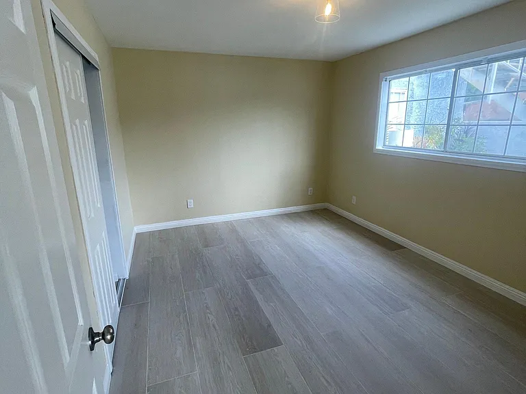 1605 W 206th St #1 — Photo 7