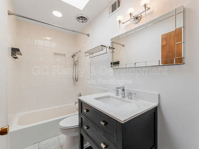 5217 S University Ave #C — Photo 11