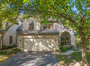 1255 Hobson Oaks Dr, Naperville, IL 60540