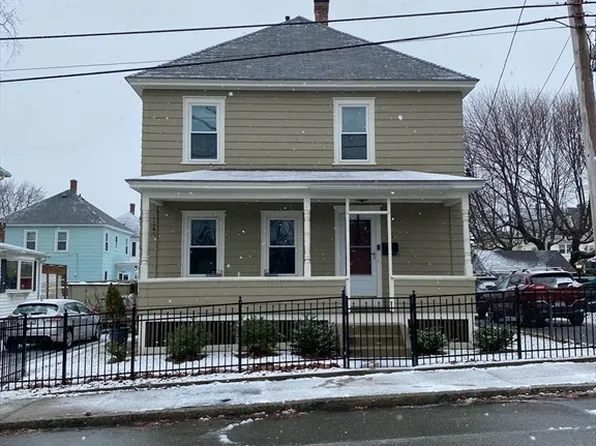 15 Stromquist Ave, Lowell, MA 01852