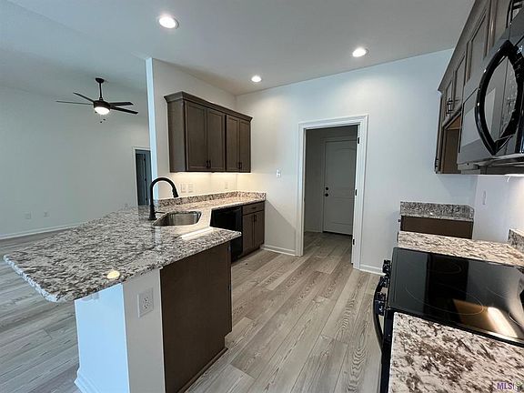 5th image of 48221 Grassland St
