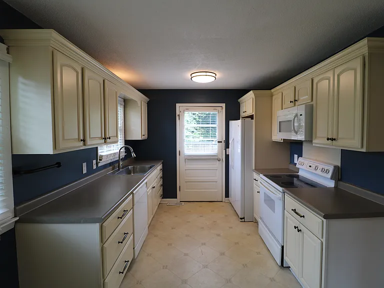 120 Sunnybrook Ct — Photo 6