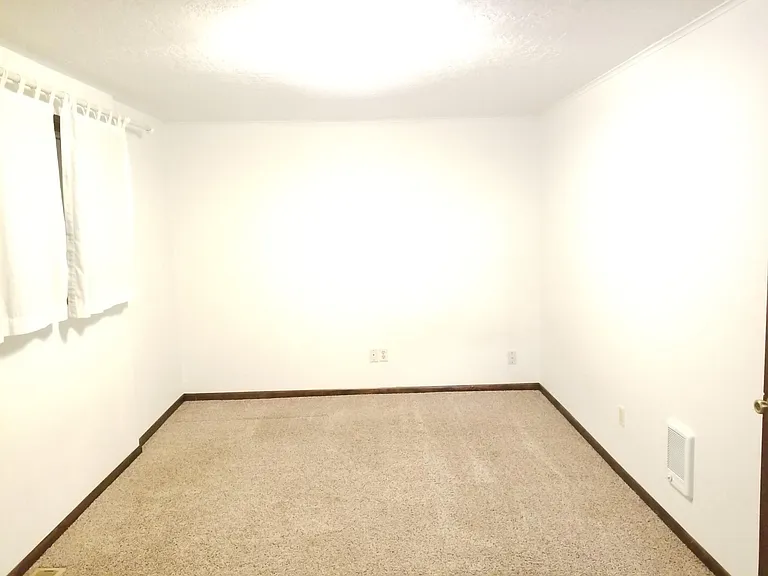 230 SW Maple St #230A — Photo 7