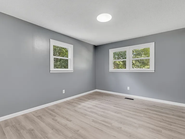 310 McDonald Dr — Photo 8
