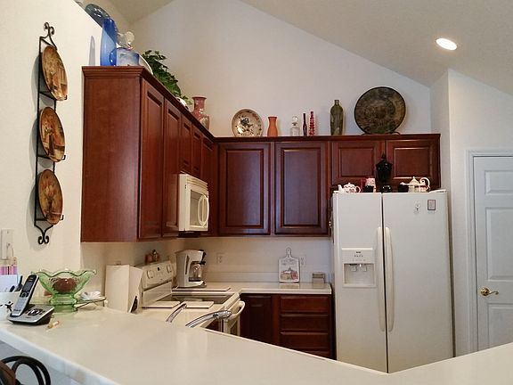 2nd image of 4306 Edgewater Crossing Dr #16-1