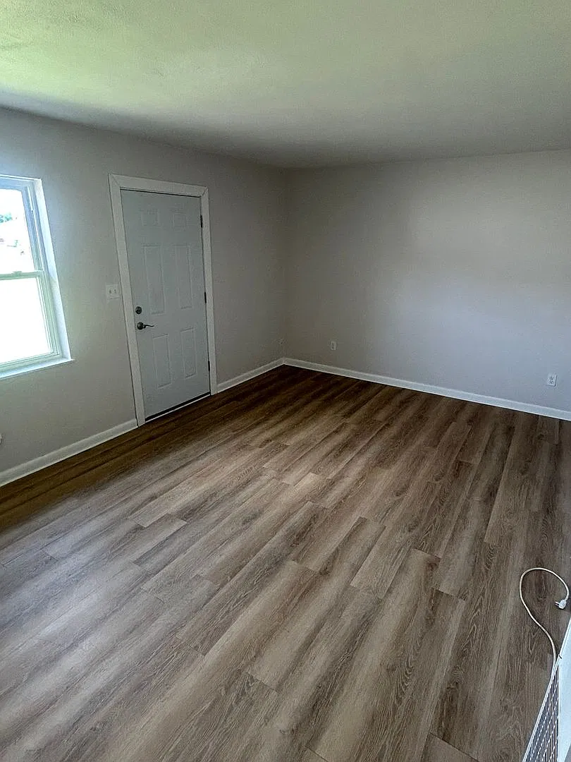 1512 W. 4th St — Photo 2