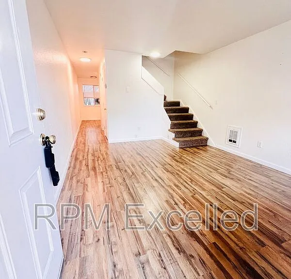 634 M St NE #4 — Photo 2