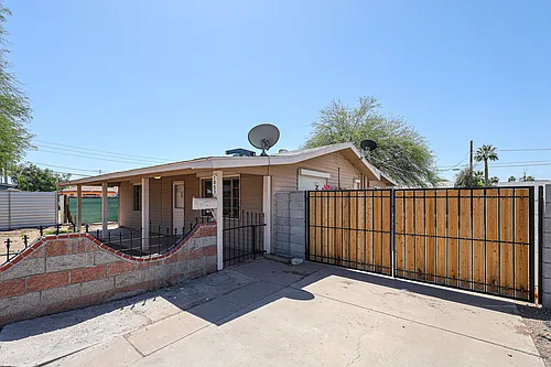 1053 E Weldon Ave Photo 1