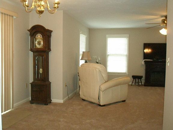 5th image of 127 Bellwood Cir #127
