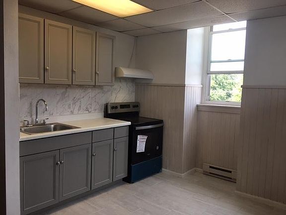 2nd image of 7990 Oxford Ave APT 5