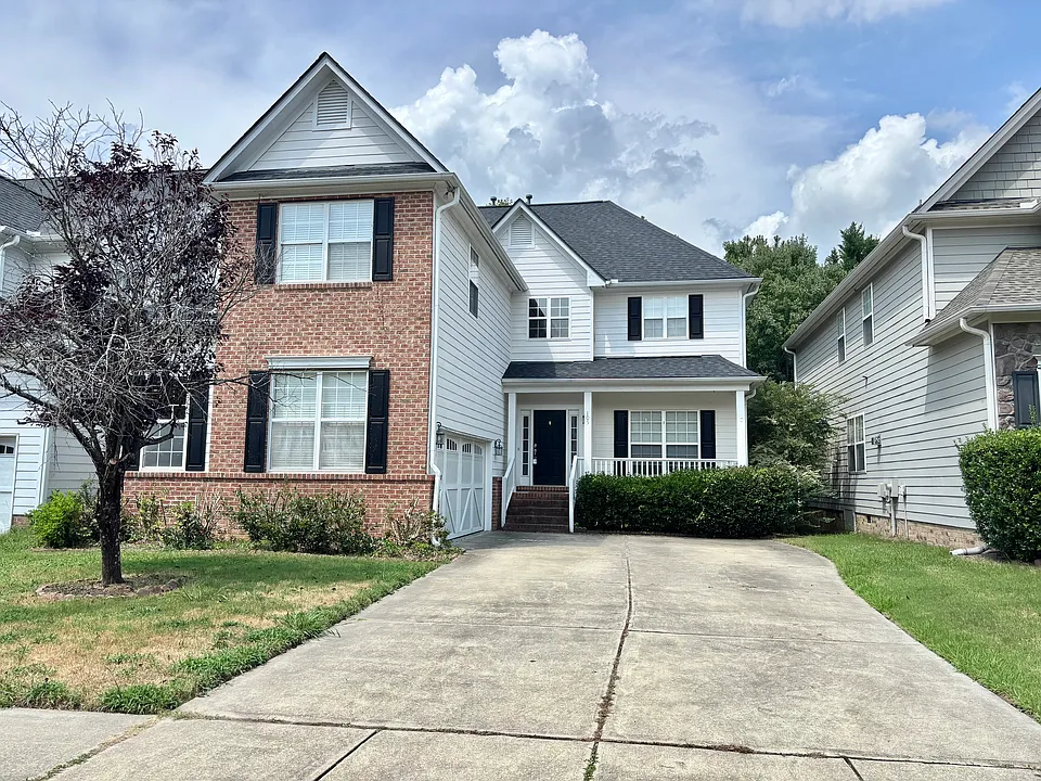 105 Presidents Walk Ln