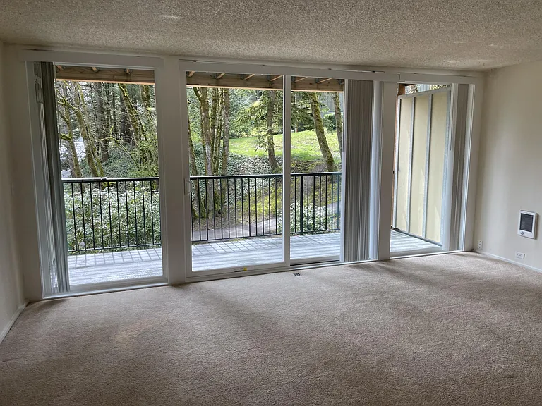 100 Kerr Pkwy #26 — Photo 2