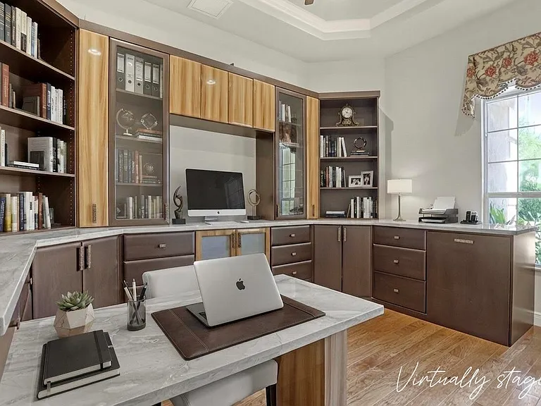 6464 Bellamalfi St — Photo 32