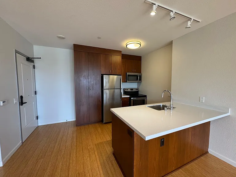 Addison Arts Apartments — Photo 180