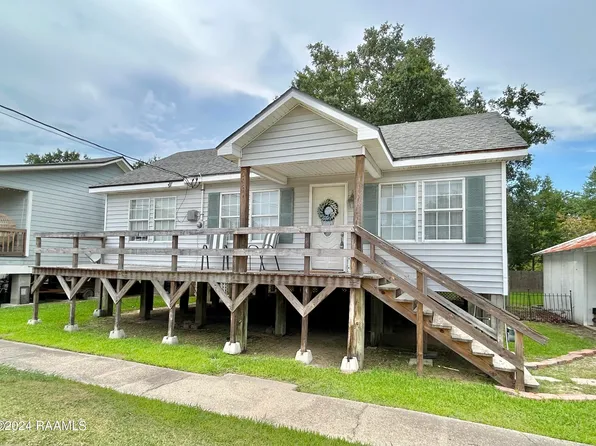208 Hebert St, Delcambre, LA 70533