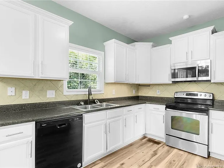 1621 Ellie Ave — Photo 10
