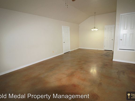 2nd image of 4003A Cambridge Dr