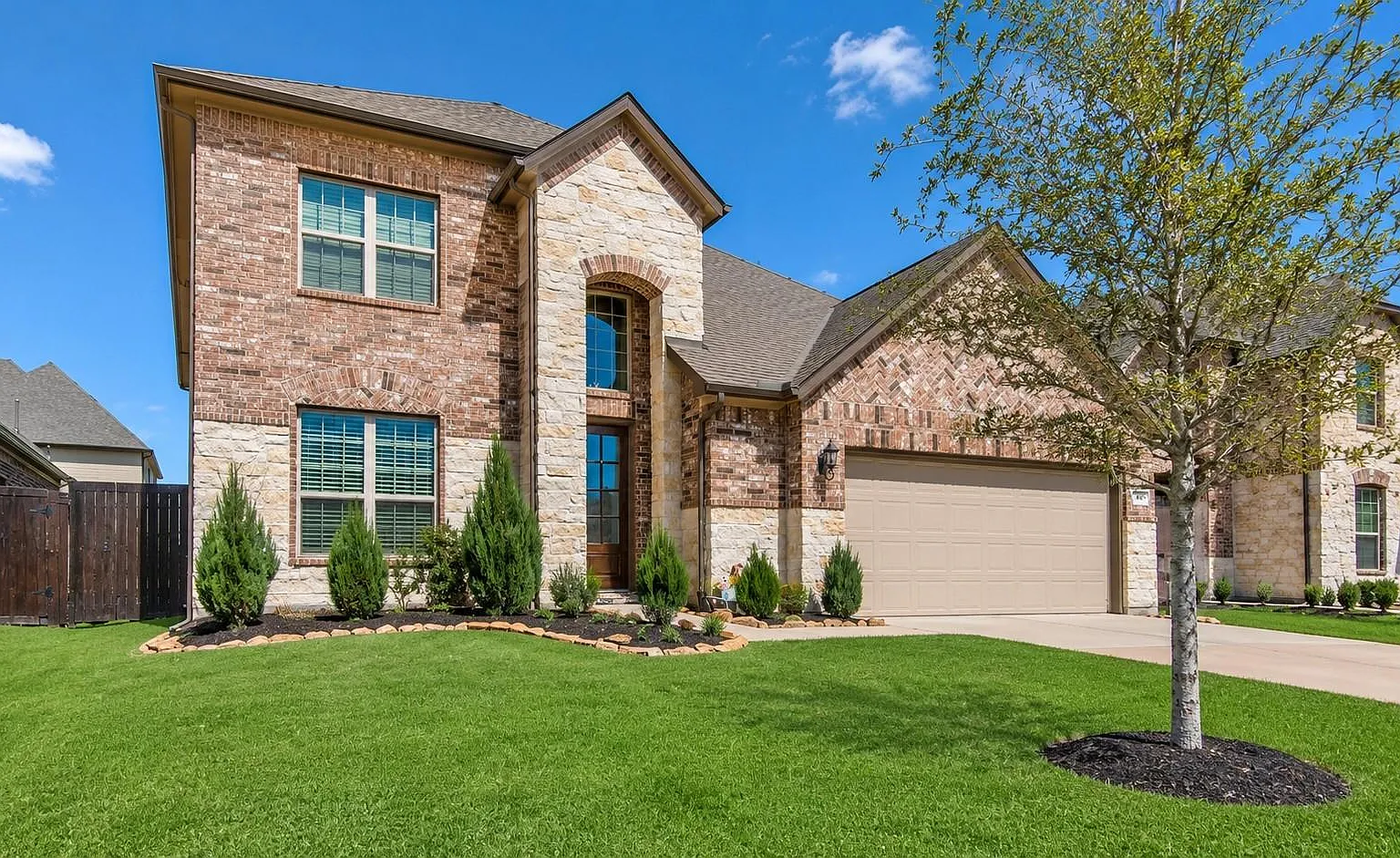 4 bed, 3.5 bath, 3178 sqft, $3,499 — Photo 2